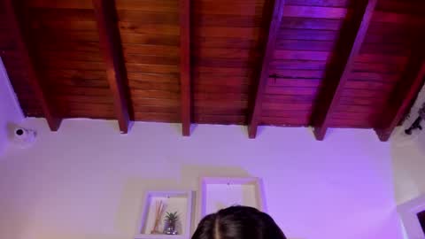 Snapshot of _emily_r chatting on 04/09/26, 12:10 Isabella online show from 04/09/26, 12:10