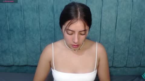 Snapshot of _emma_diamond_ chatting on 12/01/24, 04:29 Emma online show from 12/01/24, 04:29