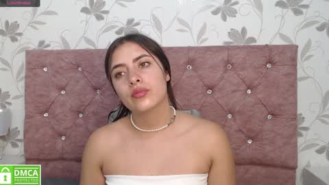 Snapshot of _emma_diamond_ chatting on 12/04/24, 07:56 Emma online show from 12/04/24, 07:56