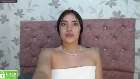 Snapshot of _emma_diamond_ chatting on 12/23/24, 08:57 Emma online show from 12/23/24, 08:57