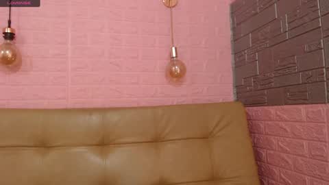 Snapshot of _emma_diamond_ chatting on 01/13/25, 06:49 Emma online show from 01/13/25, 06:49
