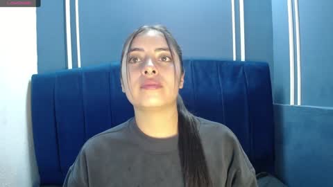 Snapshot of _emma_diamond_ chatting on 02/08/25, 01:22 Emma online show from 02/08/25, 01:22