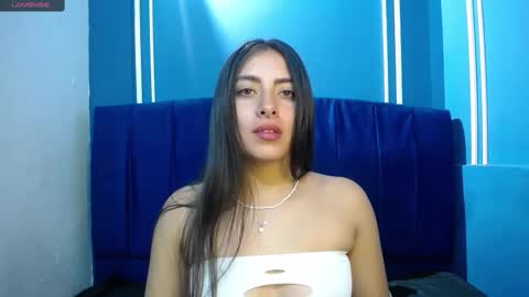 Snapshot of _emma_diamond_ chatting on 02/20/25, 04:25 Emma online show from 02/20/25, 04:25
