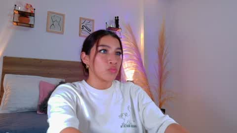 Snapshot of _emmacherry chatting on 06/30/26, 04:19 _emmacherry online show from 06/30/26, 04:19