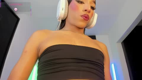 Emma online show from 05/30/26, 01:03