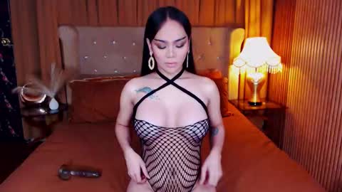 _empressvalerie_ online show from 09/28/25, 08:58