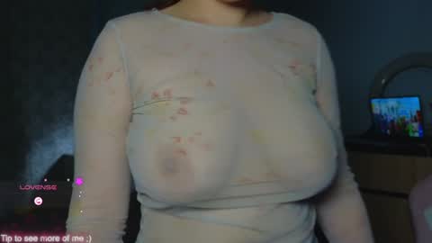 Snapshot of _enni__ chatting on 02/05/25, 04:36 Sam online show from 02/05/25, 04:36