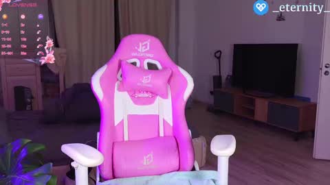 Snapshot of _enternity_ chatting on 03/03/25, 09:48 Mia online show from 03/03/25, 09:48