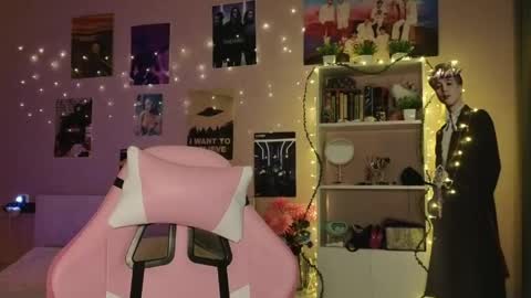 EveEva online show from 04/15/26, 01:01