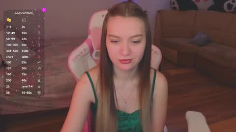 Snapshot of _evellyn_ chatting on 01/10/25, 04:22 Evie online show from 01/10/25, 04:22