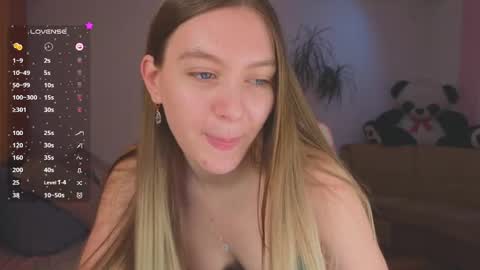 Snapshot of _evellyn_ chatting on 01/21/25, 07:04 Evie online show from 01/21/25, 07:04