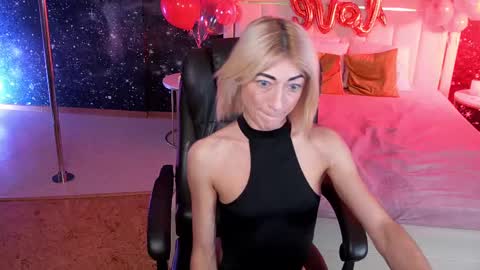 Snapshot of _f_r_a_u_ chatting on 03/05/25, 07:16 F R A U online show from 03/05/25, 07:16