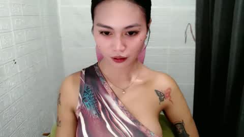 STEFFANNY WELL. online show from 11/17/25, 03:29