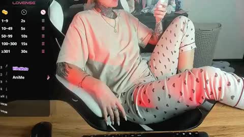 Snapshot of _feralberry__ chatting on 12/05/24, 03:59 Alis online show from 12/05/24, 03:59