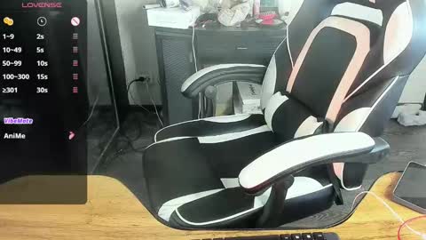 Snapshot of _feralberry__ chatting on 12/10/24, 06:01 Alis online show from 12/10/24, 06:01