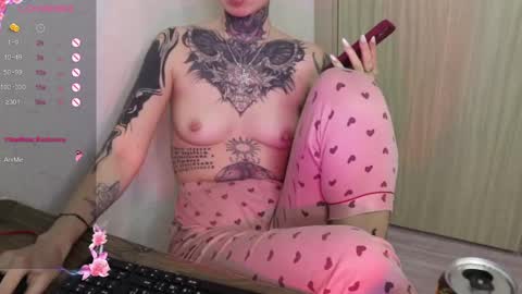 Snapshot of _feralberry__ chatting on 02/04/25, 05:55 Alis online show from 02/04/25, 05:55