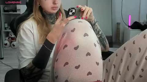 Alis online show from 11/21/25, 09:19