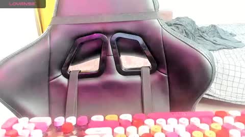 Snapshot of _feralberry__ chatting on 07/14/26, 10:21 Alis online show from 07/14/26, 10:21