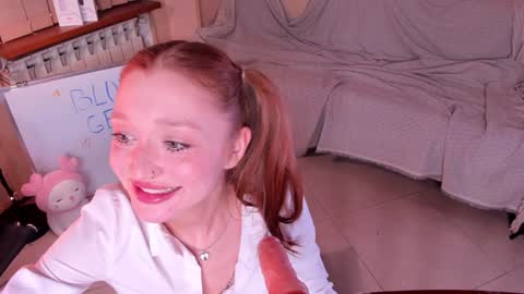 Snapshot of _fieryflash_ chatting on 12/14/24, 04:52 Lola 3 online show from 12/14/24, 04:52