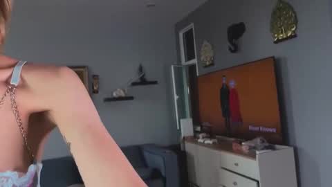 Snapshot of _fieryflash_ chatting on 11/13/25, 02:10 Lola 3 online show from 11/13/25, 02:10