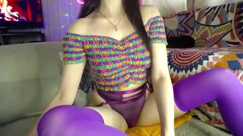 Snapshot of _fire_bird_ chatting on 02/11/25, 05:47 Monica online show from 02/11/25, 05:47