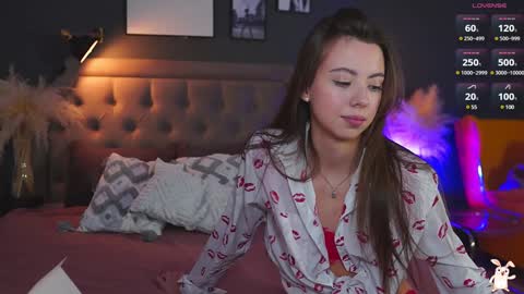 Snapshot of _fluffybunny_ chatting on 12/06/24, 06:37 Goldy Grace online show from 12/06/24, 06:37