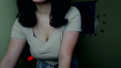 Snapshot of _foxy_lady chatting on 11/03/25, 07:20 Alice online show from 11/03/25, 07:20