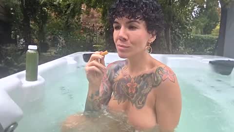 Frankie Rivers allmylinks  online show from 10/26/25, 06:25