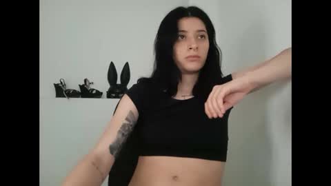 Snapshot of _genesid_dixton chatting on 02/24/25, 03:23 Mia-foster online show from 02/24/25, 03:23