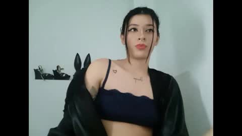 Snapshot of _genesid_dixton chatting on 02/26/25, 04:03 Mia-foster online show from 02/26/25, 04:03