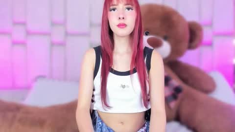 Snapshot of _gigidoll_ chatting on 10/22/25, 11:43 Gigi online show from 10/22/25, 11:43