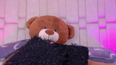 Snapshot of _gigidoll_ chatting on 11/06/25, 11:44 Gigi online show from 11/06/25, 11:44