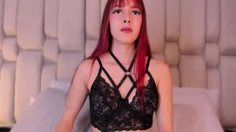 Snapshot of _gigidoll_ chatting on 12/02/25, 12:21 Gigi online show from 12/02/25, 12:21