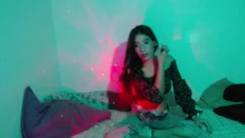 _gold_strawberry_ online show from 07/22/26, 06:38