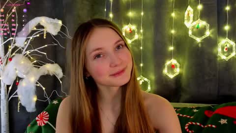 Snapshot of _green_green_ chatting on 12/28/24, 07:33 Milly online show from 12/28/24, 07:33