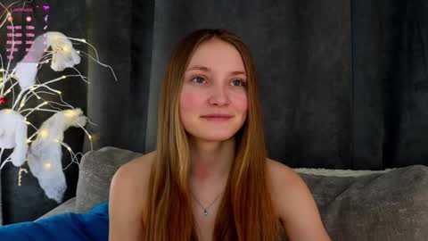 Snapshot of _green_green_ chatting on 01/14/25, 04:36 Milly online show from 01/14/25, 04:36