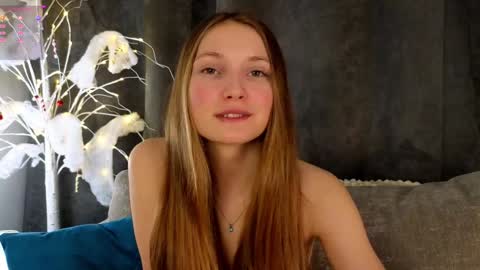 Snapshot of _green_green_ chatting on 01/15/25, 01:12 Milly online show from 01/15/25, 01:12