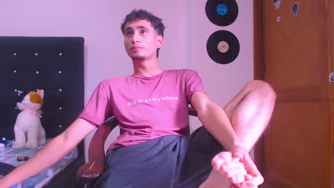 GsusssFeets online show from 10/27/25, 07:29