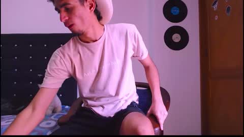 GsusssFeets online show from 11/17/25, 05:30