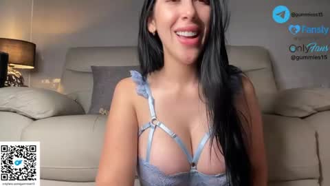 Snapshot of _gummies15 chatting on 06/18/26, 03:07 sara online show from 06/18/26, 03:07