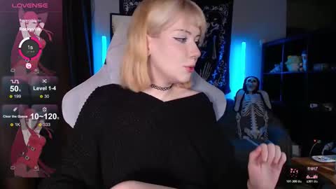 Tori online show from 12/15/25, 10:03