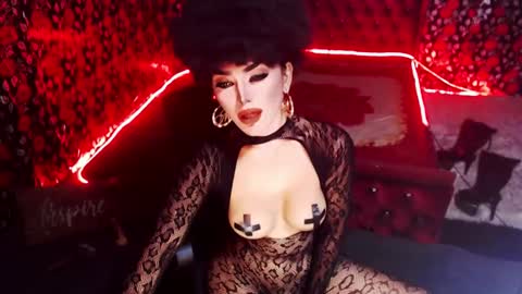 Snapshot of _hailyourqueenx chatting on 01/13/25, 10:13 GoDDess Chloe online show from 01/13/25, 10:13