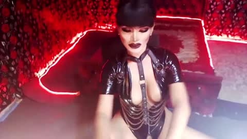 Snapshot of _hailyourqueenx chatting on 02/25/25, 01:52 GoDDess Chloe online show from 02/25/25, 01:52