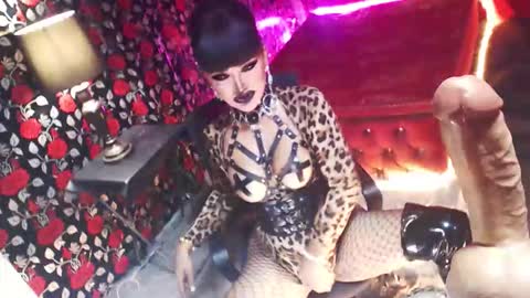 Snapshot of _hailyourqueenx chatting on 09/23/25, 09:29 GoDDess Chloe online show from 09/23/25, 09:29