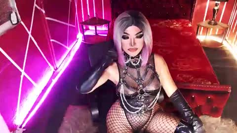 Snapshot of _hailyourqueenx chatting on 09/30/25, 08:58 GoDDess Chloe online show from 09/30/25, 08:58