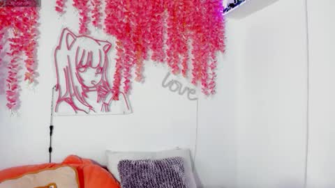 Snapshot of _hanna_sky chatting on 10/15/25, 12:33 Hanna Botero online show from 10/15/25, 12:33