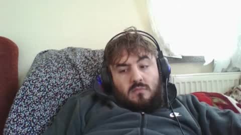  hasanhz.  online show from 12/04/25, 10:24