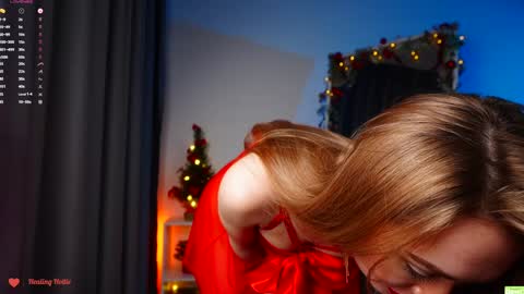 Snapshot of _healing_hottie_ chatting on 12/24/24, 10:28 Veronica online show from 12/24/24, 10:28