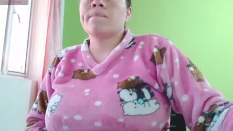 Snapshot of _honey1_ chatting on 06/10/26, 10:58 Honey online show from 06/10/26, 10:58