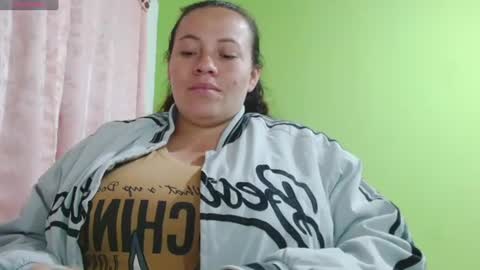 Snapshot of _honey1_ chatting on 07/17/26, 12:17 Honey online show from 07/17/26, 12:17